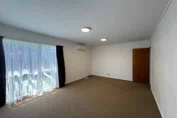 1/4 College Road, Saint Johns