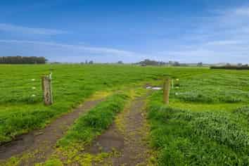 140 Waiau Road, Onaero