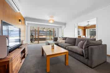 34 Meadway, Sunnyhills