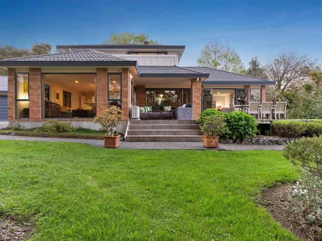 4 Point Street, Mahurangi East