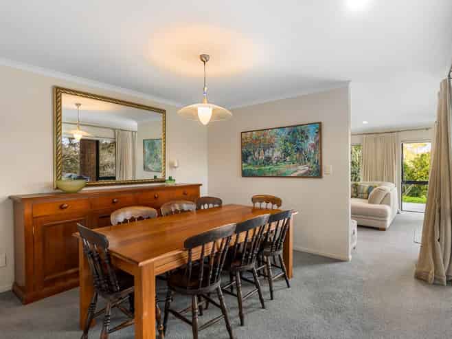 4 Point Street, Mahurangi East