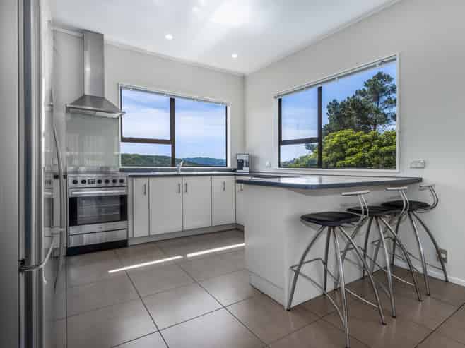 9 Kinnel Grove, Papakowhai
