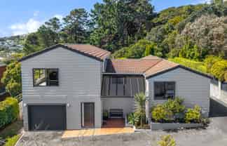 9 Kinnel Grove, Papakowhai