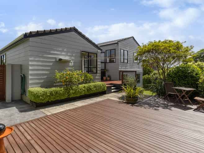 9 Kinnel Grove, Papakowhai