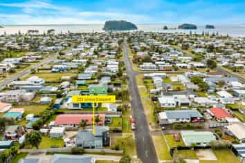 221 Linton Crescent, Whangamata