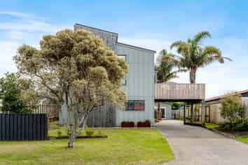 221 Linton Crescent, Whangamata