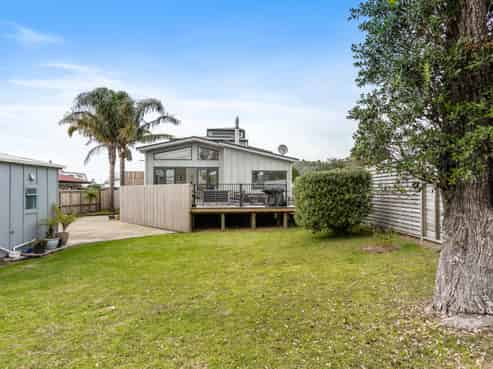 221 Linton Crescent, Whangamata