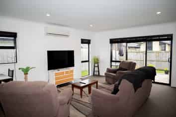 18/11 Errol Close, Burbush