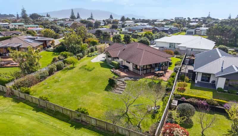 38 Titoki Road, Waikanae Beach