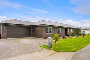 1 Routhan Way, Carterton