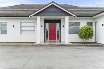 953 Upland Road, Egmont Village