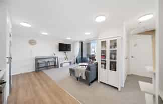 204/2 Pukakaho Lane, Papatoetoe