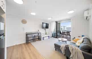 204/2 Pukakaho Lane, Papatoetoe