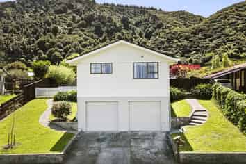 152 California Drive, Totara Park