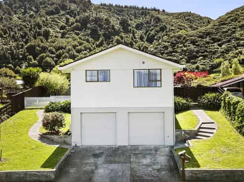 152 California Drive, Totara Park
