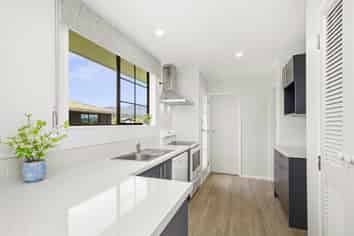 152 California Drive, Totara Park