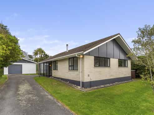 99 Norfolk Crescent, Otaki Beach