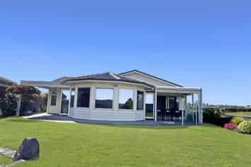 5 Pukenamu Road, Rainbow Point