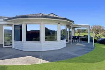 5 Pukenamu Road, Rainbow Point