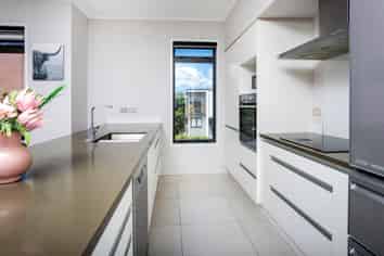 83B Hobsonville Point Road, Hobsonville