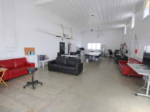COMMERCIAL WORKSHOP / OFFICE FOR SALE OR LEASE