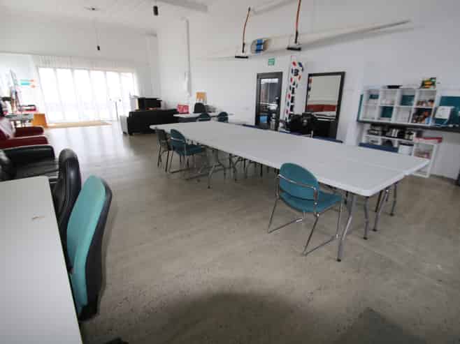 COMMERCIAL WORKSHOP / OFFICE FOR SALE OR LEASE
