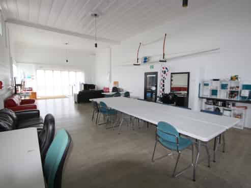 COMMERCIAL WORKSHOP / OFFICE FOR SALE OR LEASE