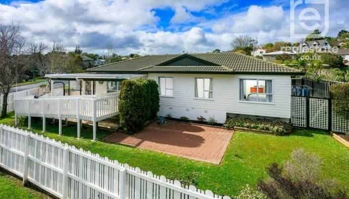 74 Barbados Drive, Unsworth Heights
