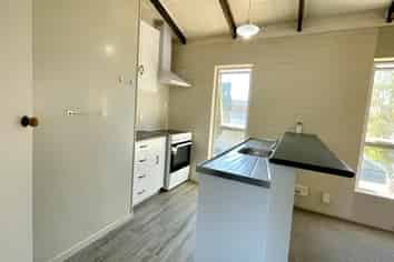 2/51 Albert Street, Hamilton East