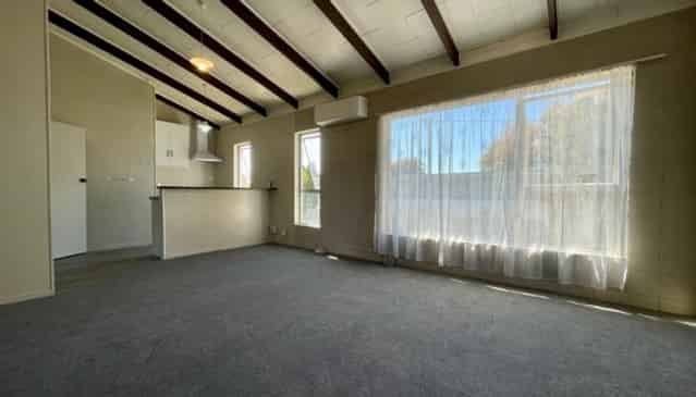 2/51 Albert Street, Hamilton East