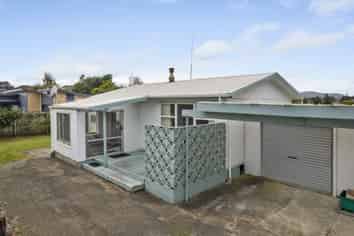 6B Robert Mckeen, Otaki Beach
