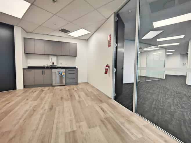 Morden 180sqm office with all you need