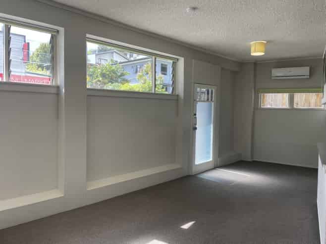 1/76 Shakespeare Road, Napier Hill