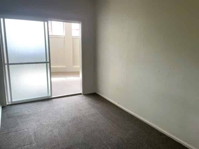 1/76 Shakespeare Road, Napier Hill