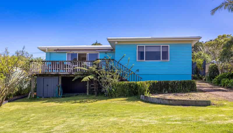 4 Mitchell Road, Surfdale