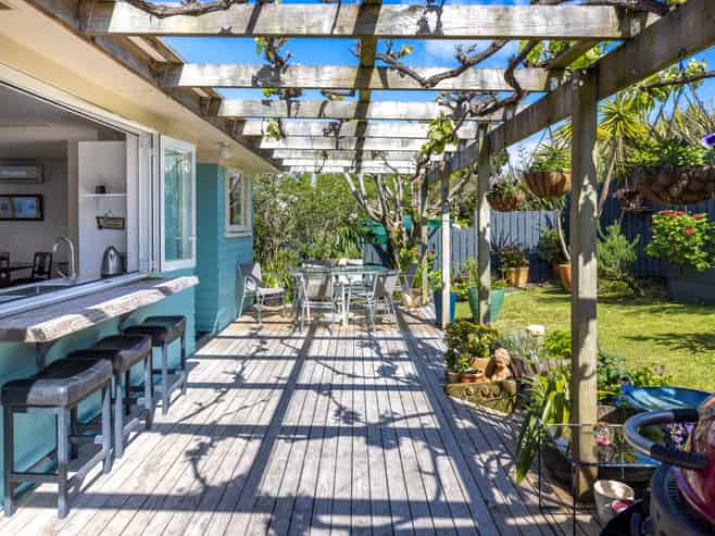 4 Mitchell Road, Surfdale