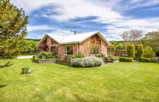 21 Browns Road, Okuku