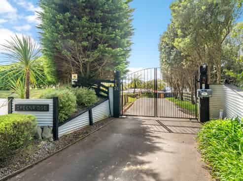 20 Coroglen Rise, Plimmerton