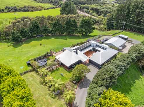 20 Coroglen Rise, Plimmerton