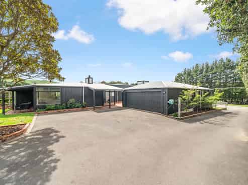 20 Coroglen Rise, Plimmerton