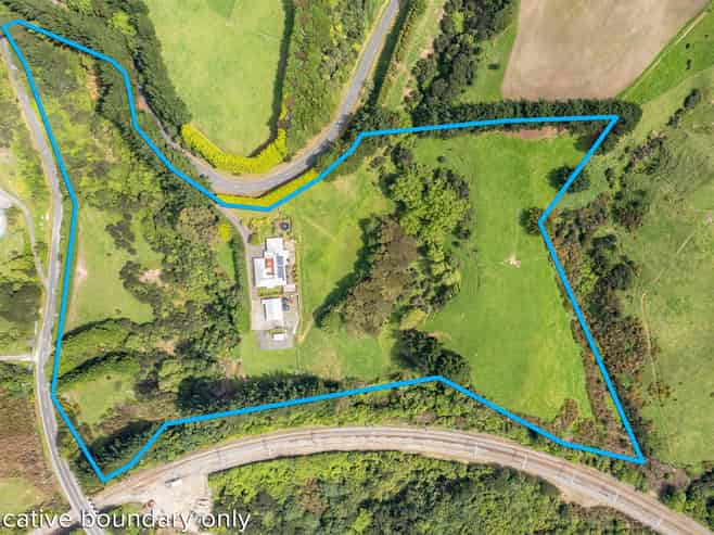 20 Coroglen Rise, Plimmerton