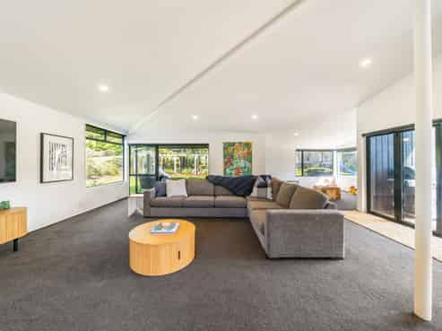 20 Coroglen Rise, Plimmerton