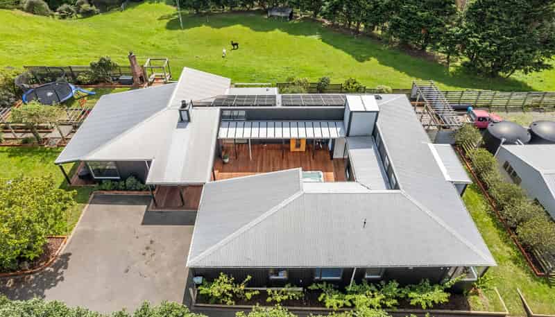 20 Coroglen Rise, Plimmerton