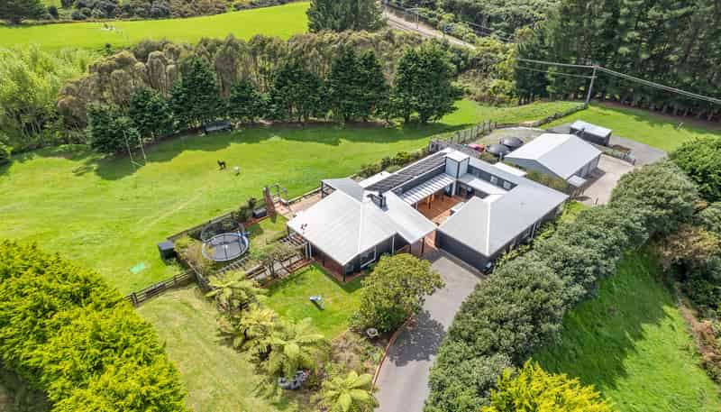 20 Coroglen Rise, Plimmerton