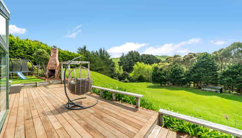 20 Coroglen Rise, Plimmerton