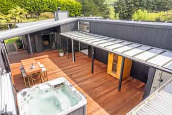 20 Coroglen Rise, Plimmerton