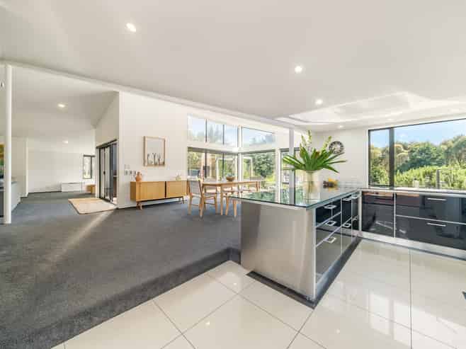 20 Coroglen Rise, Plimmerton