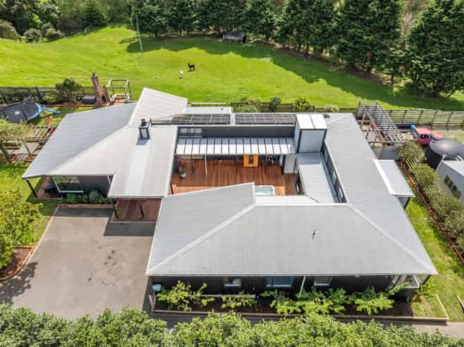 20 Coroglen Rise, Plimmerton