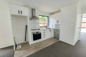 1/152 Old Farm Road, Hamilton East