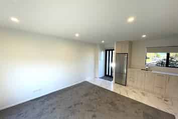 2/57 Taikata Road, Te Atatu Peninsula